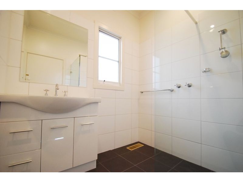 1 Warner Avenue, Ashburton VIC 3147