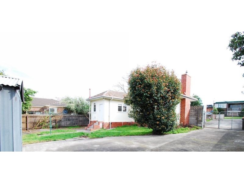 1 Warner Avenue, Ashburton VIC 3147