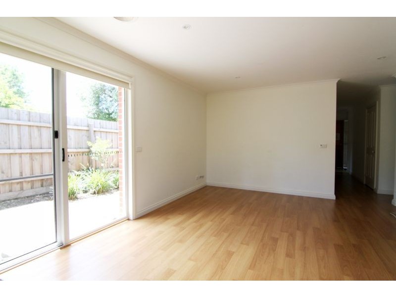 2/49 Parer Street, Burwood VIC 3125