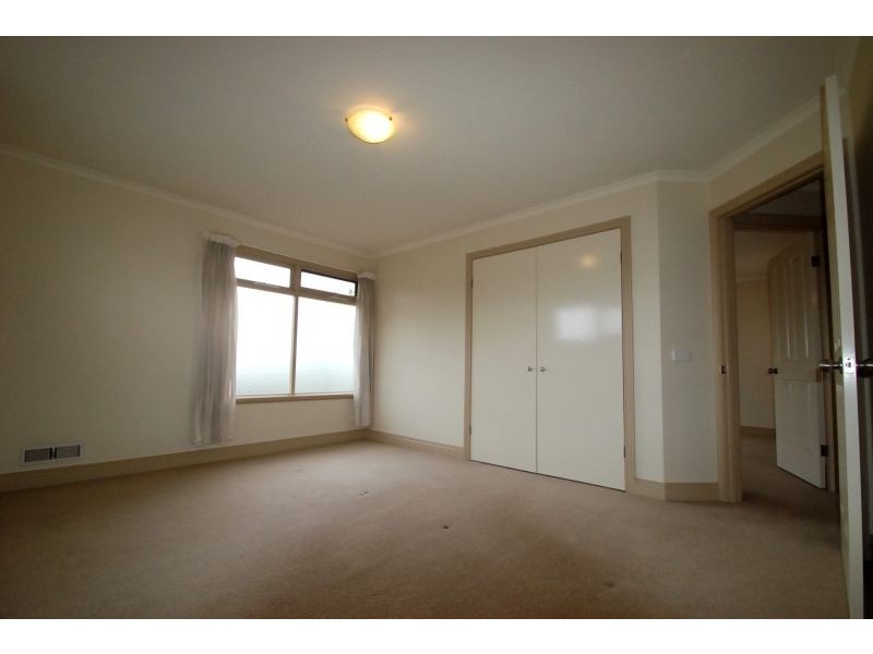 7 Bowlers Way, Malvern East VIC 3145