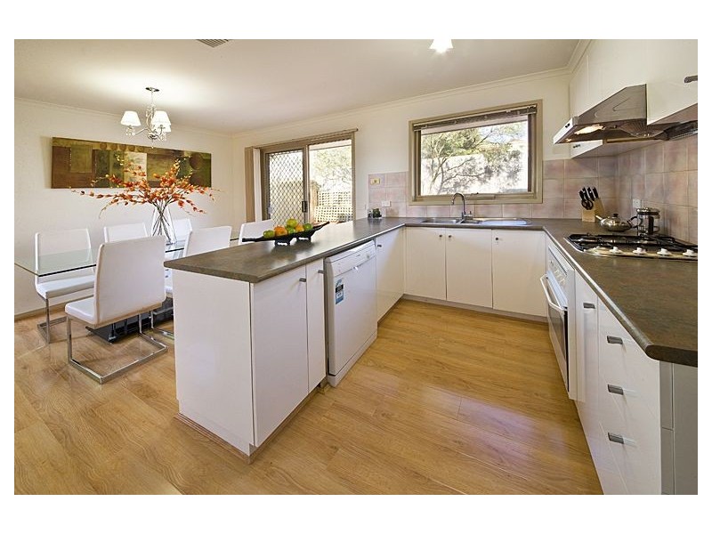 2/20 Winbirra Parade, Ashwood VIC 3147