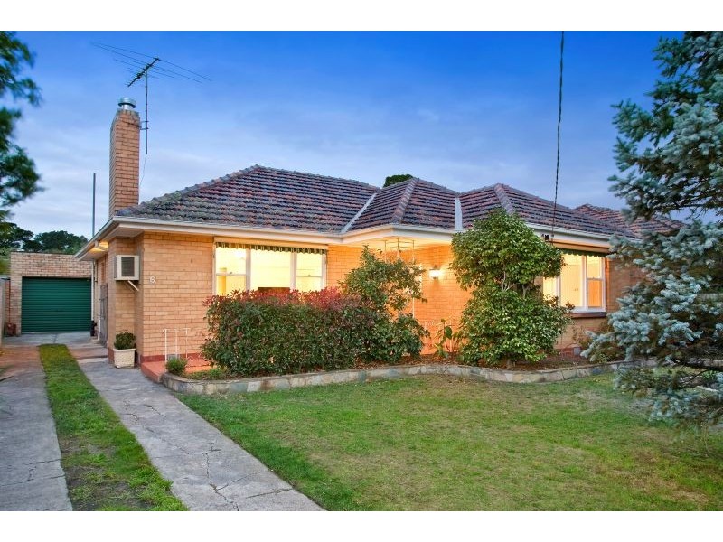 6 Stirling Avenue, Malvern East VIC 3145
