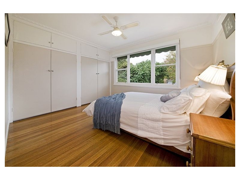 6 Stirling Avenue, Malvern East VIC 3145