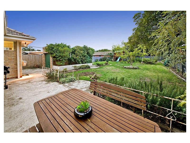 6 Stirling Avenue, Malvern East VIC 3145