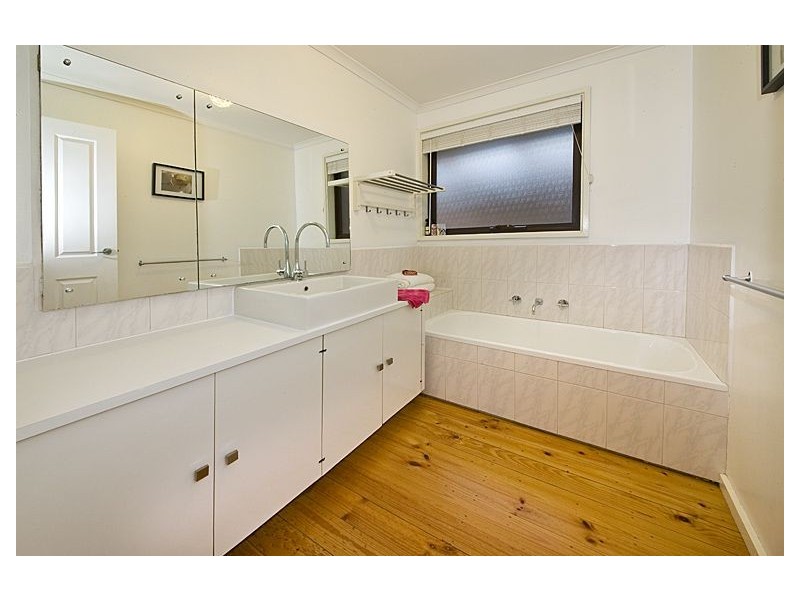 2/2 Queens Parade, Glen Iris VIC 3146