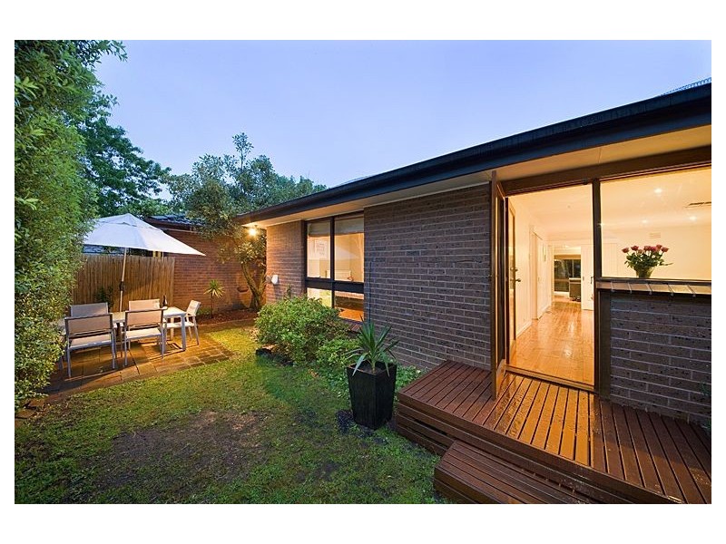 2/2 Queens Parade, Glen Iris VIC 3146