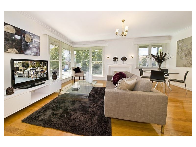 1/2 Maverston Street, Glen Iris VIC 3146