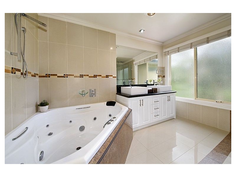 4A Peak Street, Malvern East VIC 3145