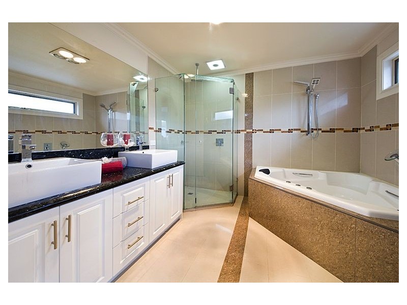 4A Peak Street, Malvern East VIC 3145