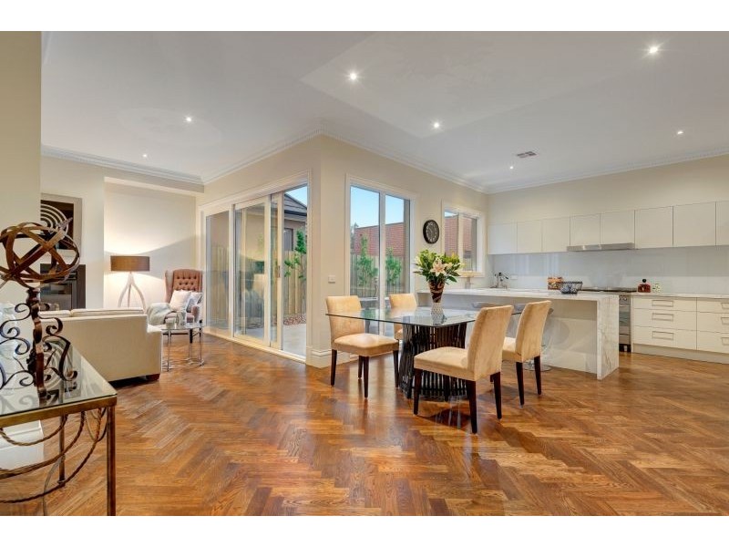 16 St Georges Crescent, Ashburton VIC 3147