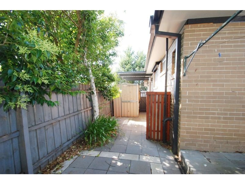 3/2 June Crescent, Glen Iris VIC 3146