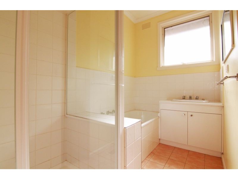 2/7 Halley Avenue, Camberwell VIC 3124