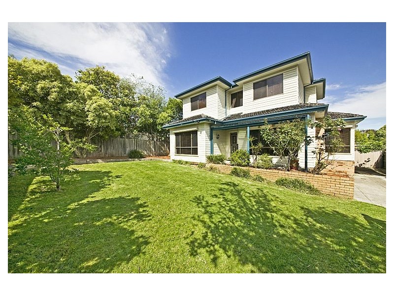 13 Middleborough Road, Burwood VIC 3125