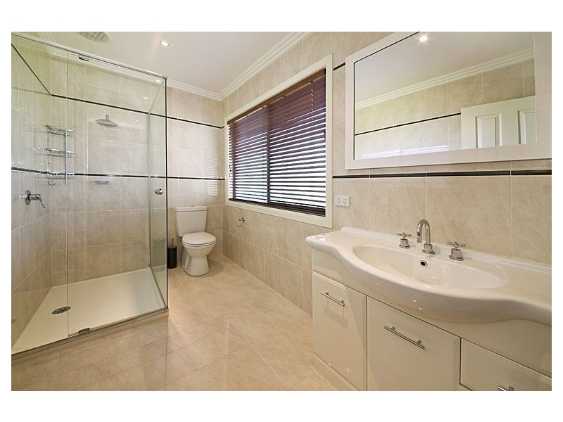 13 Middleborough Road, Burwood VIC 3125