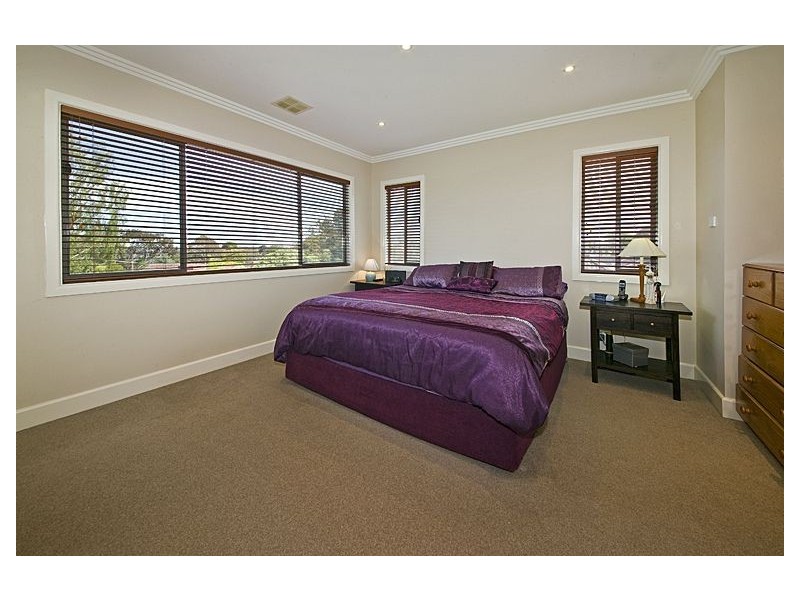 13 Middleborough Road, Burwood VIC 3125