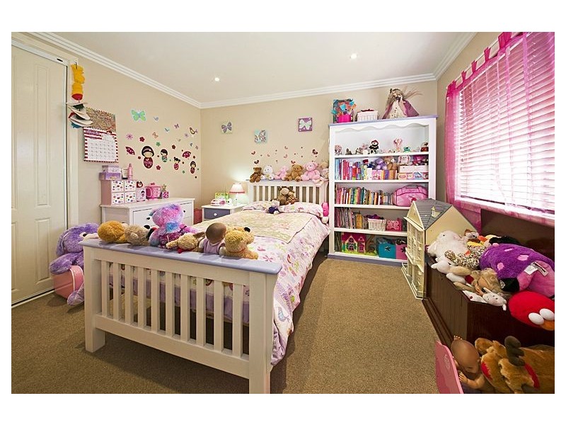 13 Middleborough Road, Burwood VIC 3125