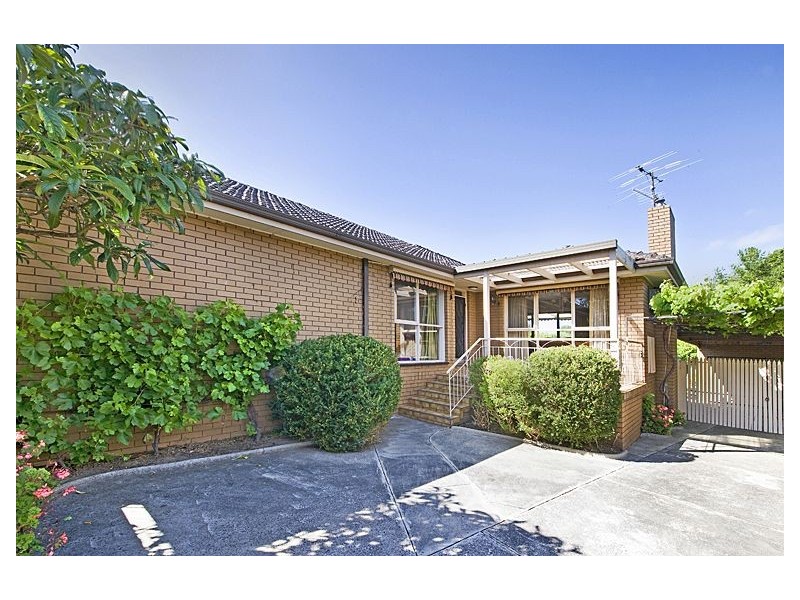 106 Whites Lane, Glen Waverley VIC 3150