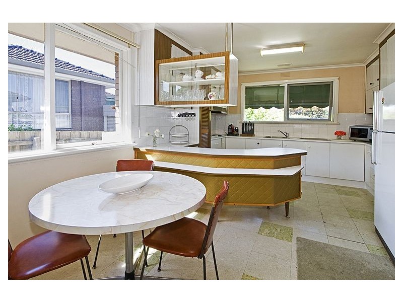 106 Whites Lane, Glen Waverley VIC 3150