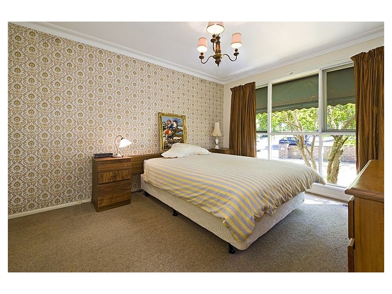 106 Whites Lane, Glen Waverley VIC 3150