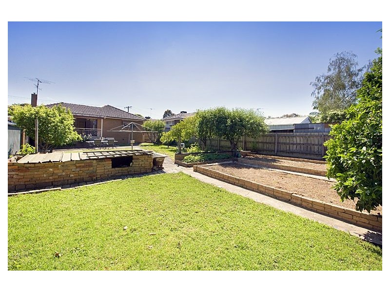 106 Whites Lane, Glen Waverley VIC 3150