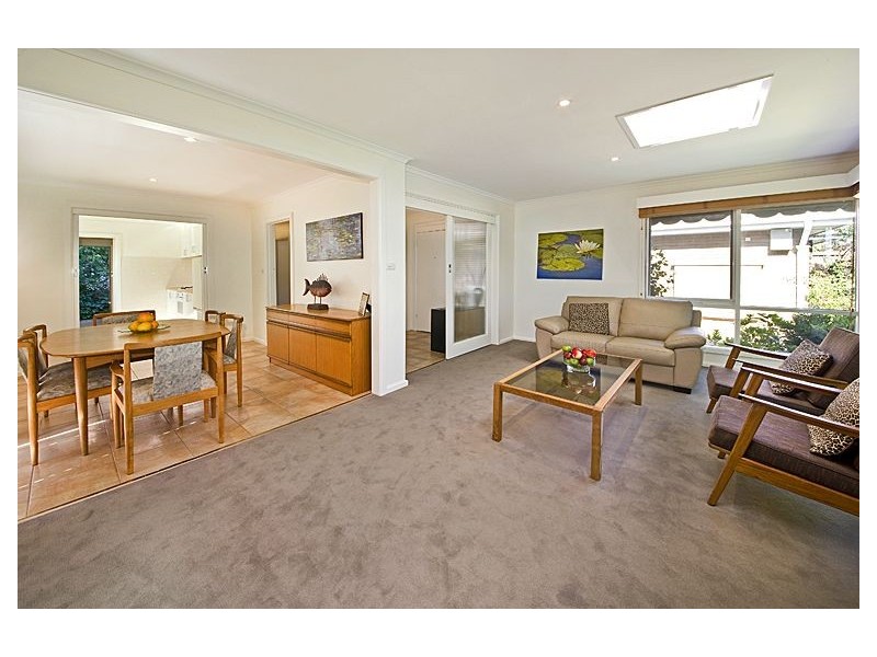 2/2 Tollington Avenue, Malvern East VIC 3145