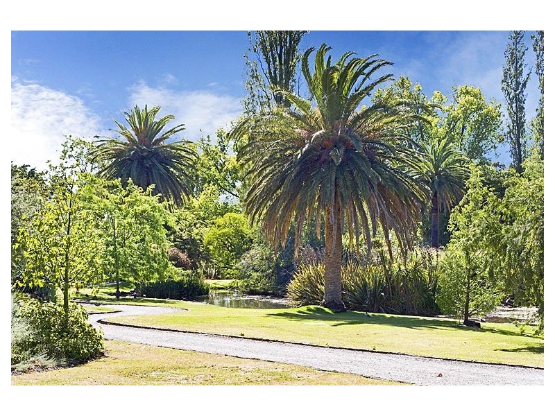 2/2 Tollington Avenue, Malvern East VIC 3145