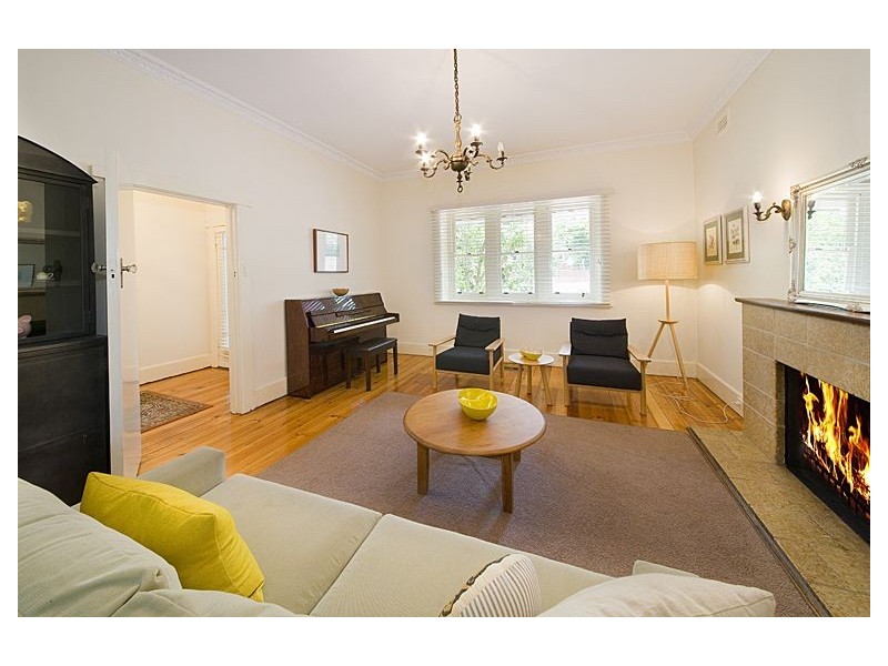 24 Ash Grove, Malvern East VIC 3145