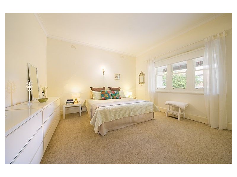 24 Ash Grove, Malvern East VIC 3145