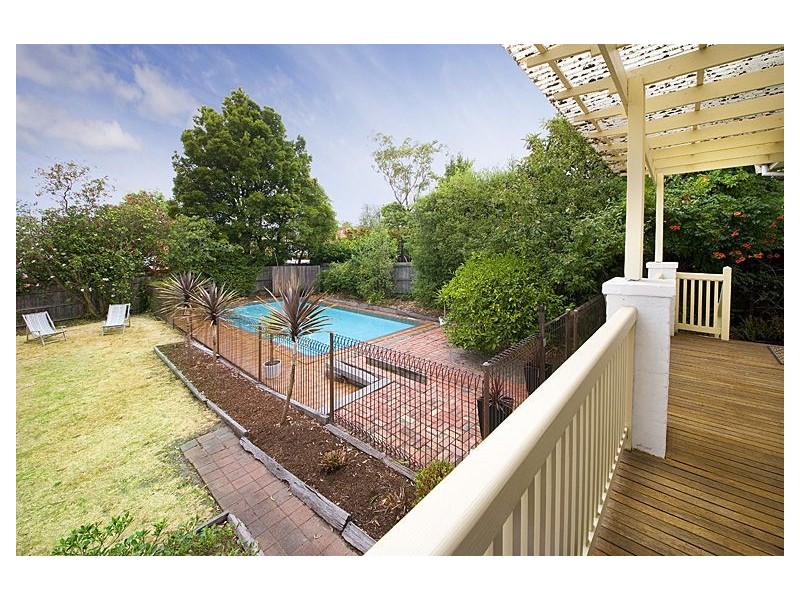 24 Ash Grove, Malvern East VIC 3145