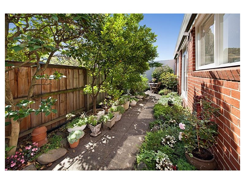 2/9 Hedgeley Avenue, Malvern East VIC 3145