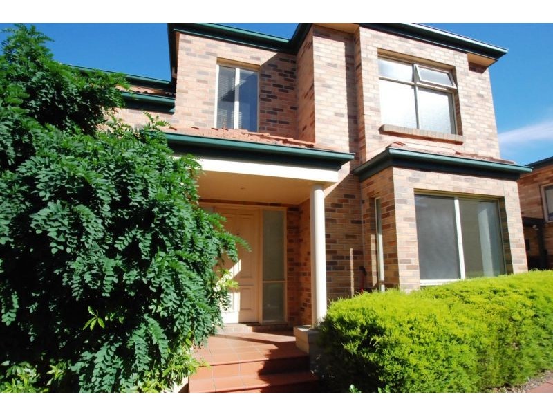 2/18 Westbrook Ave, Chadstone VIC 3148