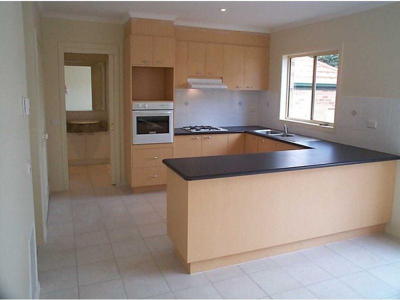 2/18 Westbrook Ave, Chadstone VIC 3148