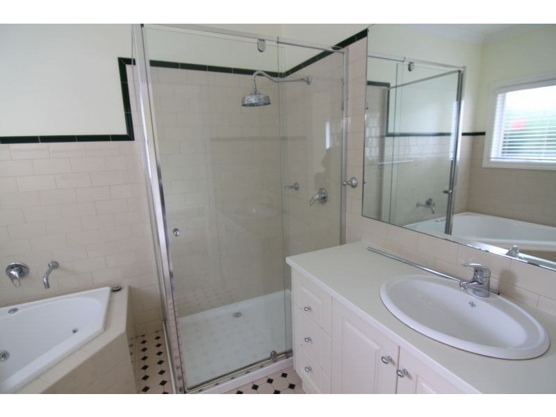 2/23 Nicholas Street, Ashburton VIC 3147