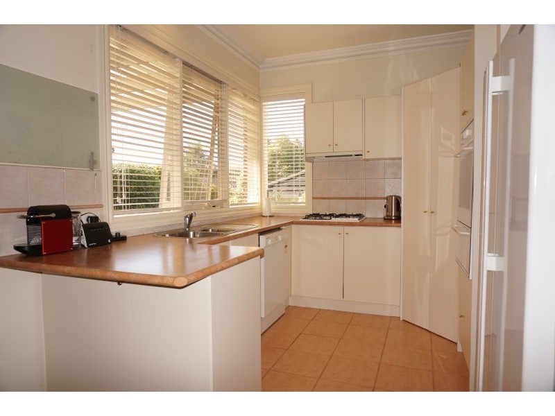 2/12 Garden Road, Camberwell VIC 3124