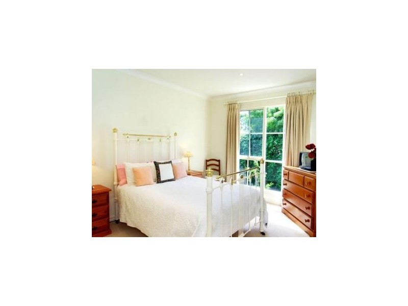 2/12 Garden Road, Camberwell VIC 3124