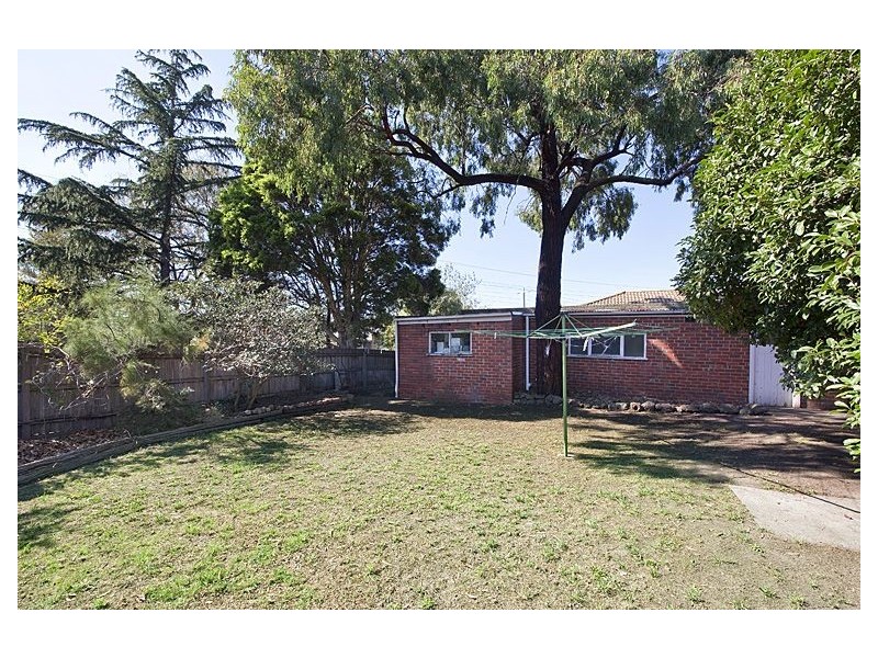 15 Prior Road, Malvern East VIC 3145