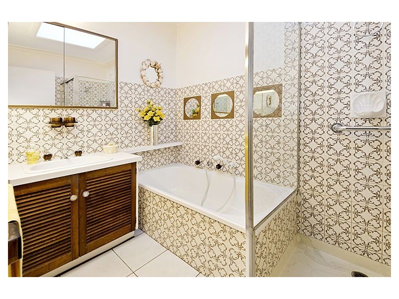 2/300 Tooronga Road, Glen Iris VIC 3146