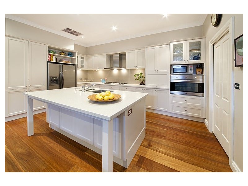 8 Burbank Street, Ashburton VIC 3147