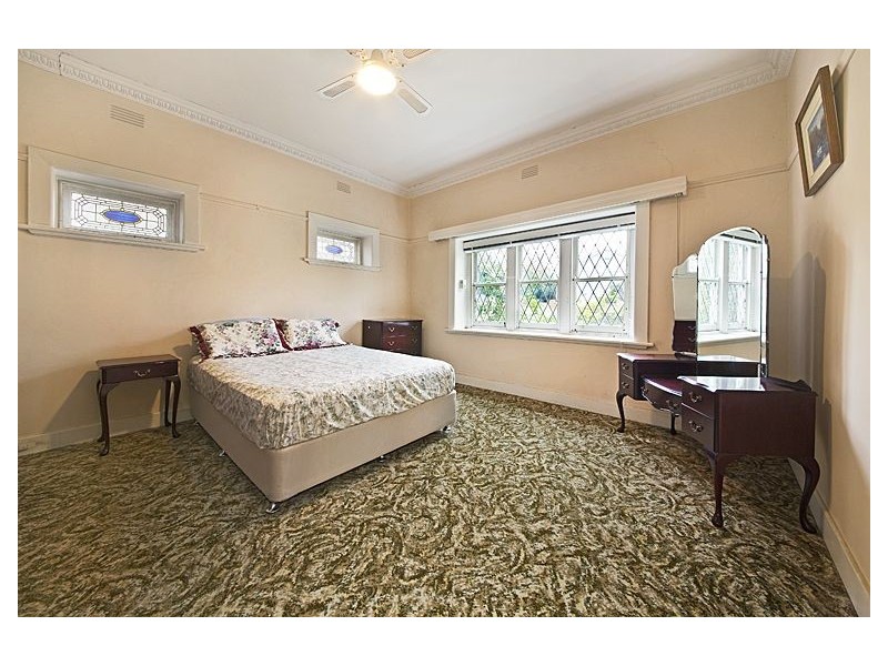 4 York Road, Glen Iris VIC 3146