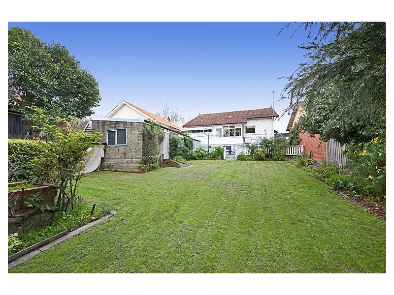 4 York Road, Glen Iris VIC 3146