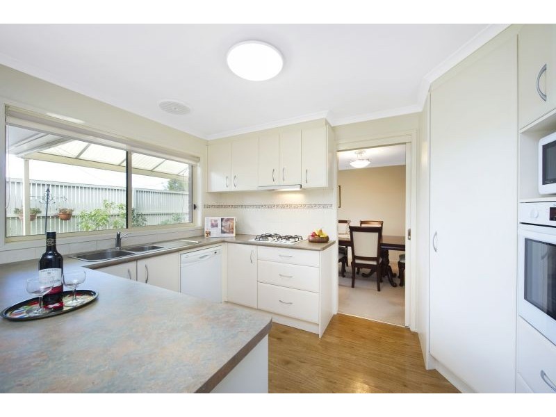 8 Sky Lane, Ashburton VIC 3147