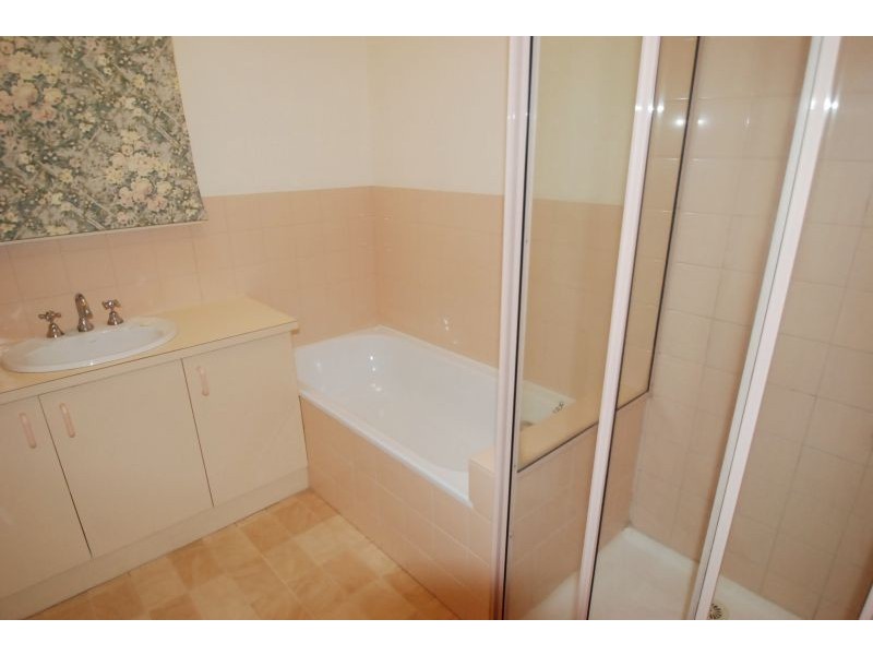 3/83 Carlisle Crescent, Hughesdale VIC 3166