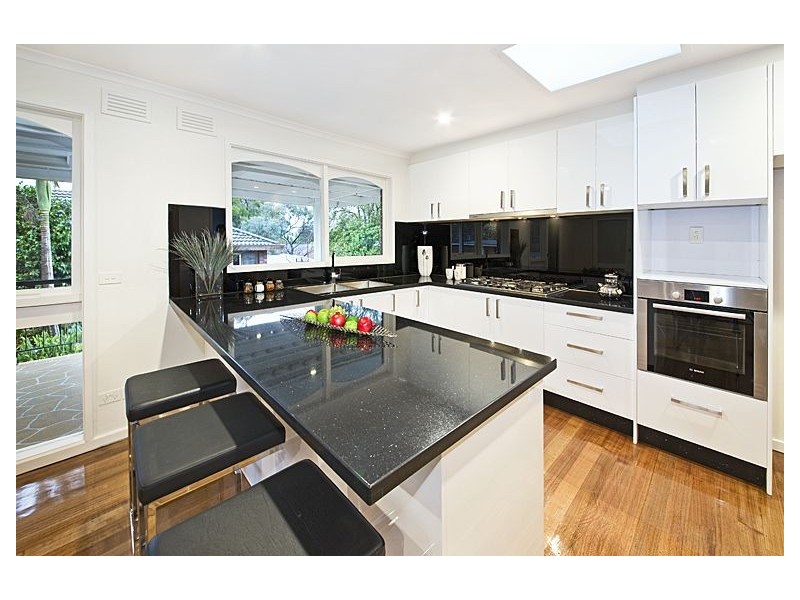 26 Ansett Crescent, Forest Hill VIC 3131