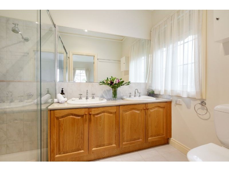 37 Grandview Road, Box Hill South VIC 3128