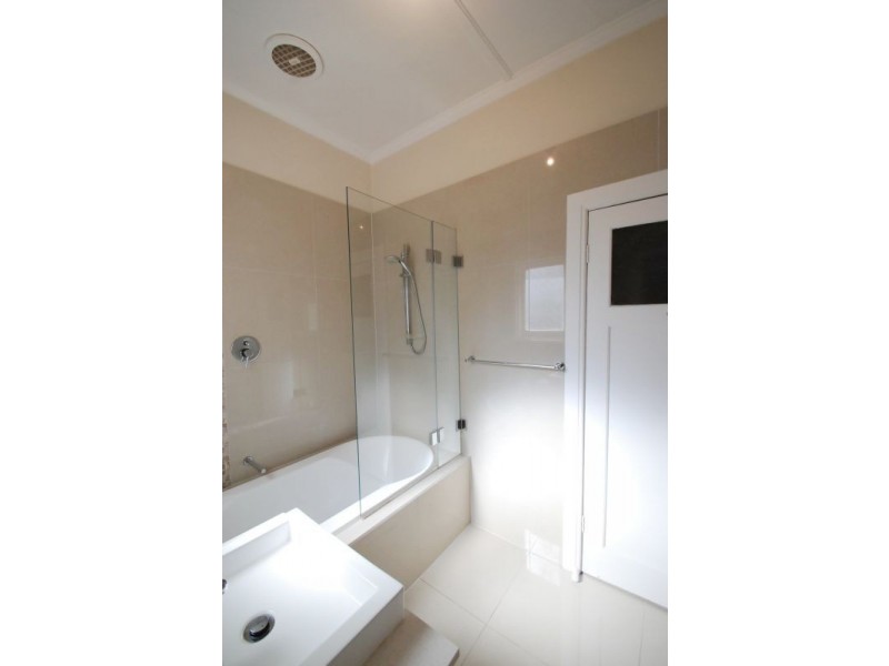 1 Kent Street, Glen Iris VIC 3146