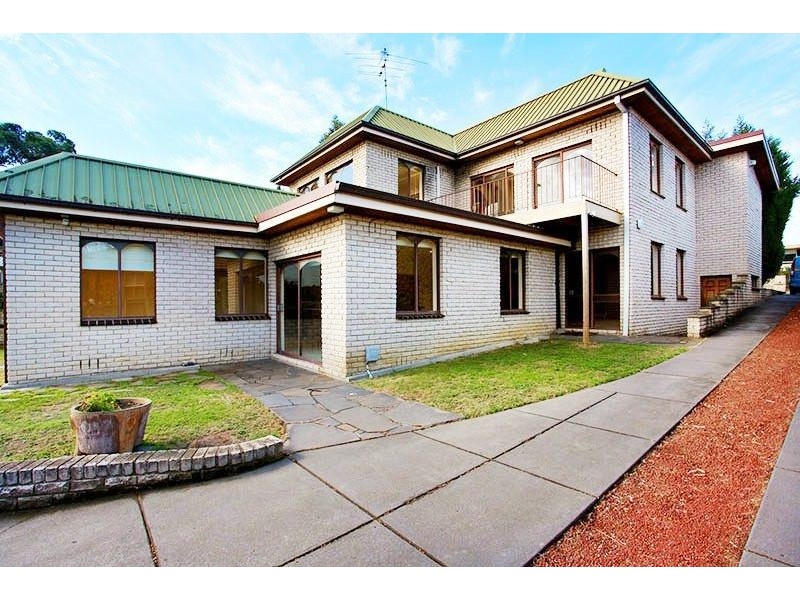 4 Estella Avenue, Glen Iris VIC 3146