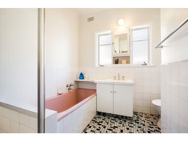 42 Douglas Street, Ashwood VIC 3147