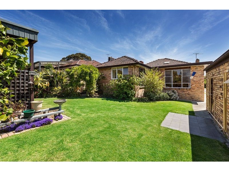 42 Douglas Street, Ashwood VIC 3147
