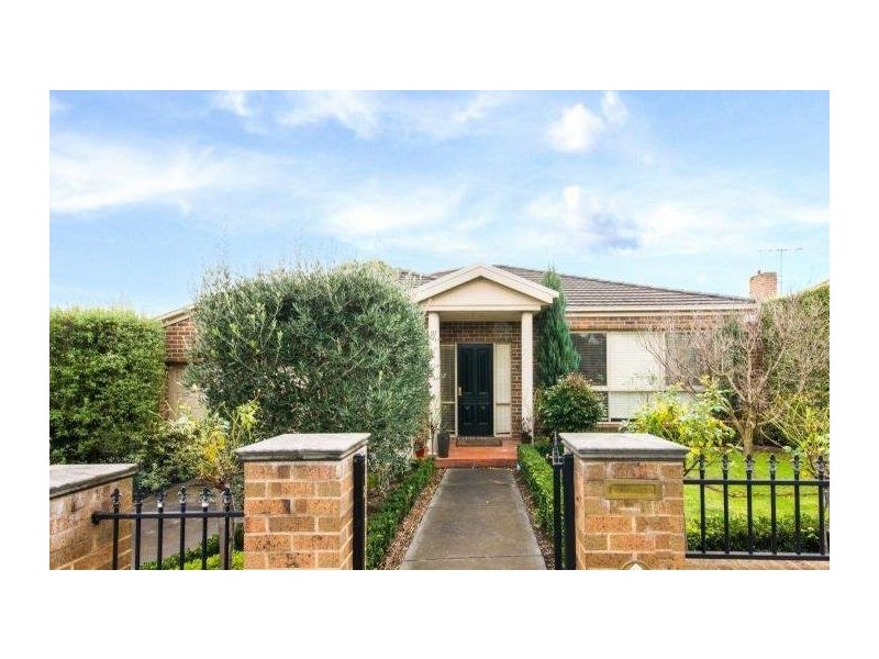 1/1 Farleigh Avenue, Burwood VIC 3125