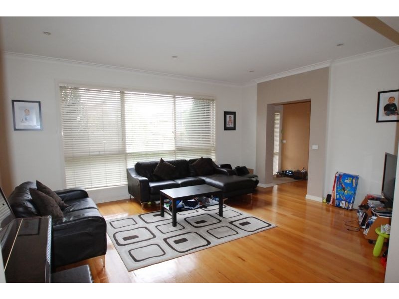 1/1 Farleigh Avenue, Burwood VIC 3125